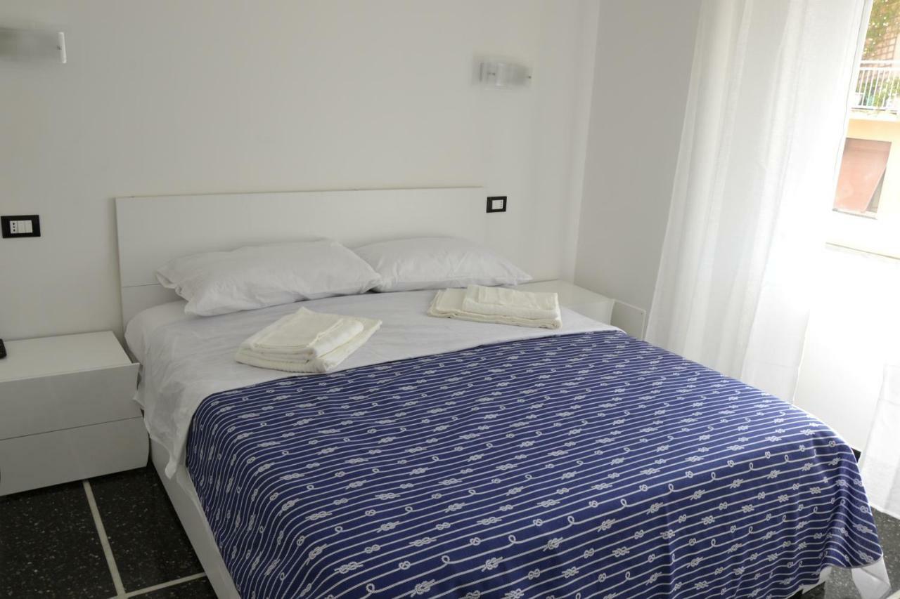 Il Nido Di Quarto Con Park Auto Macchine Piccole Segmento B Генуя Экстерьер фото
