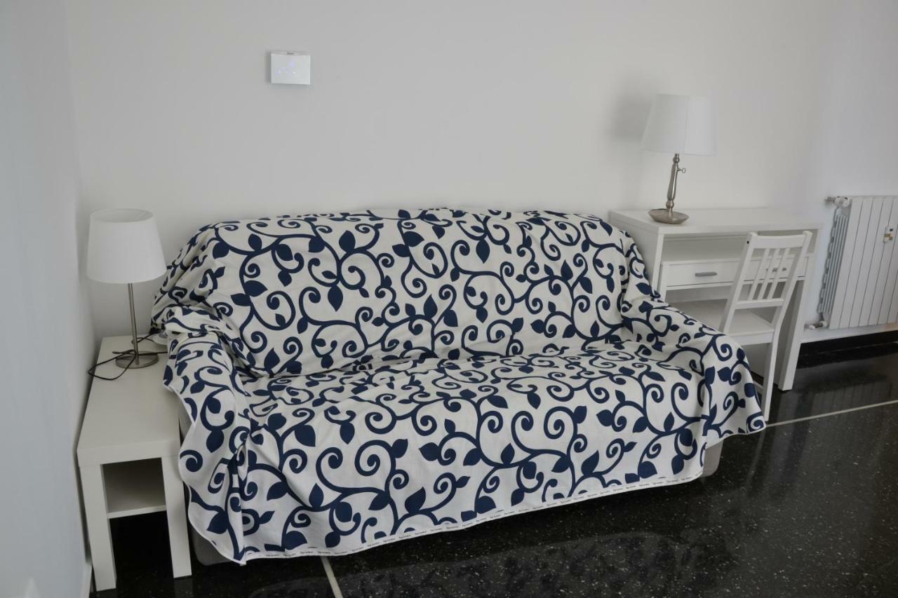 Il Nido Di Quarto Con Park Auto Macchine Piccole Segmento B Генуя Экстерьер фото